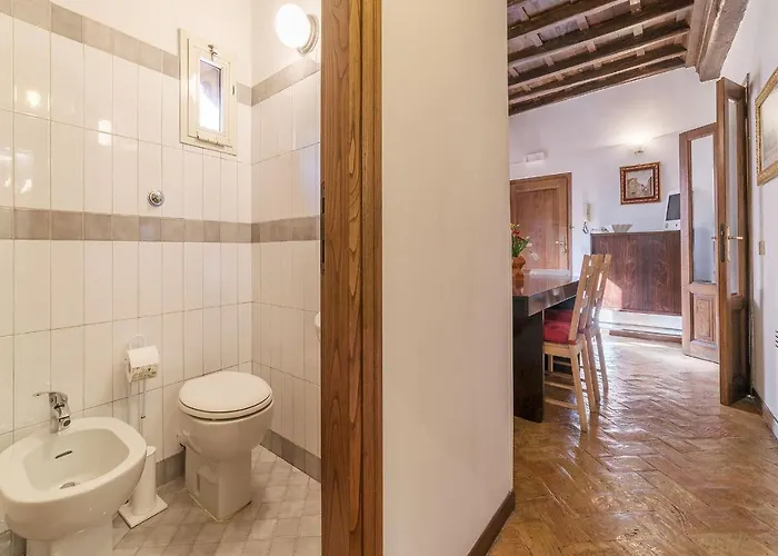 By The Charming Piazza Navona - Fromhometorome Ρώμη